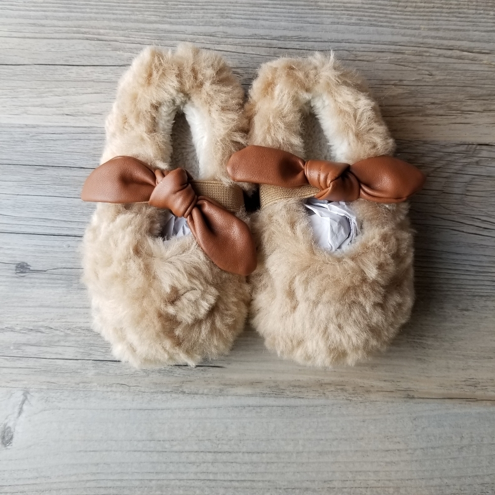 Cheerful Mario Faux Fur Butterfly Knot Soled Slipper Shoes NWOT